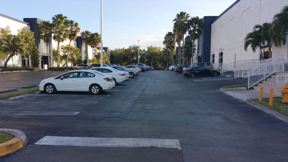 Miami Airport Center - Office / Warehouse for Sale : 7620 NW 25th St Ste 1, Miami, FL 33122